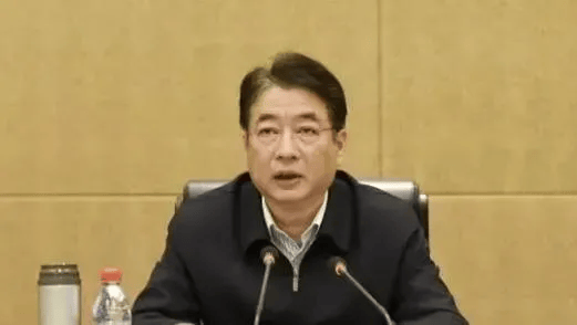 三“虎”同日被处理！均被点名搞钱色交易