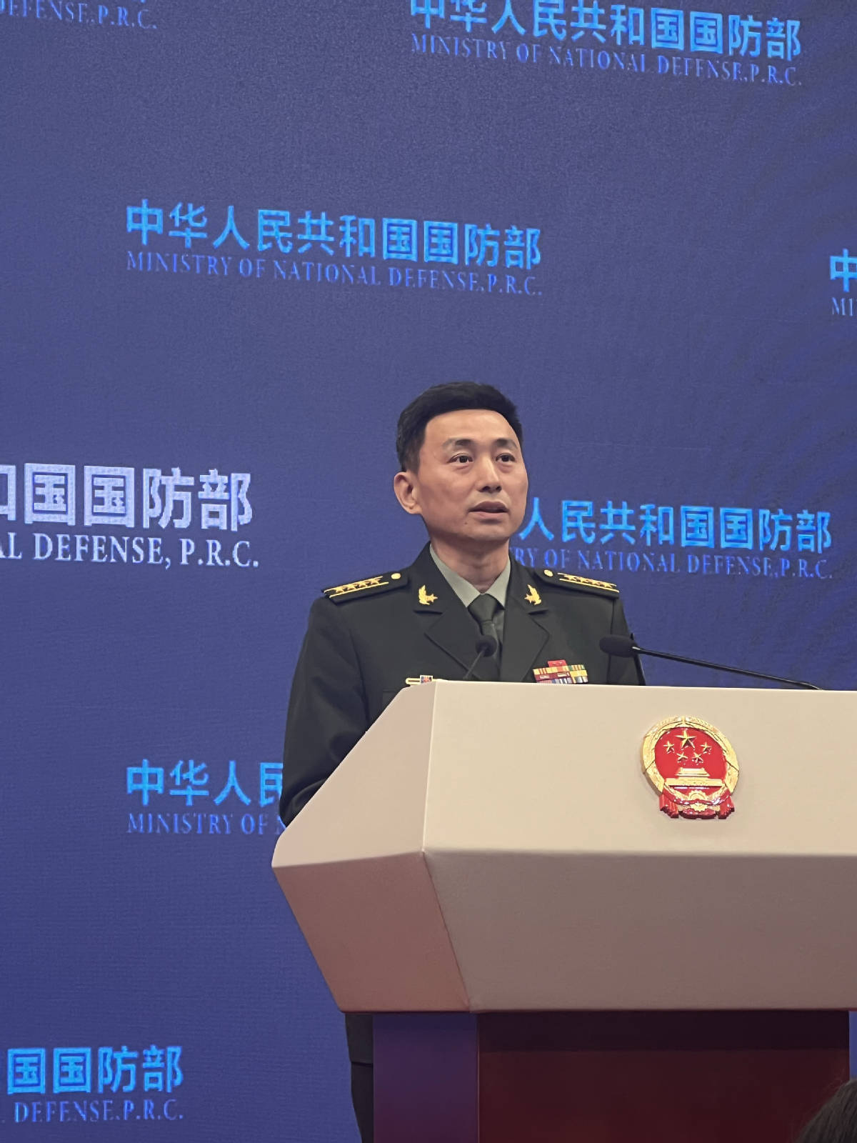 国防部回应辽宁舰山东舰首次双航母编队演练