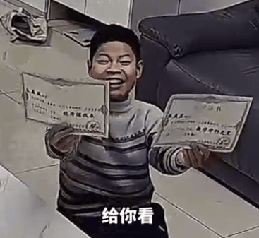 瘫痪男孩深夜对摄像头说：妈妈，我不会再拖累你！真相更让人泪目