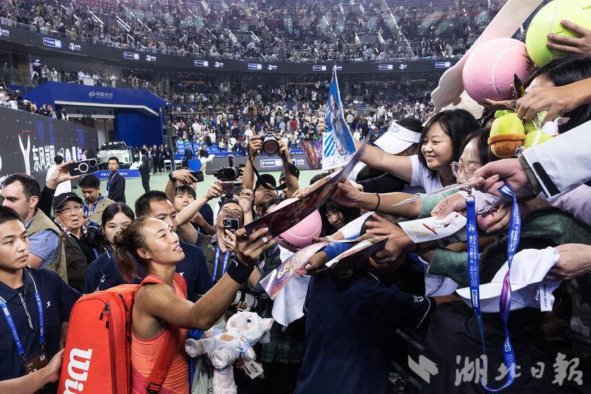 奥运冠军郑钦文，2024斗志昂扬
