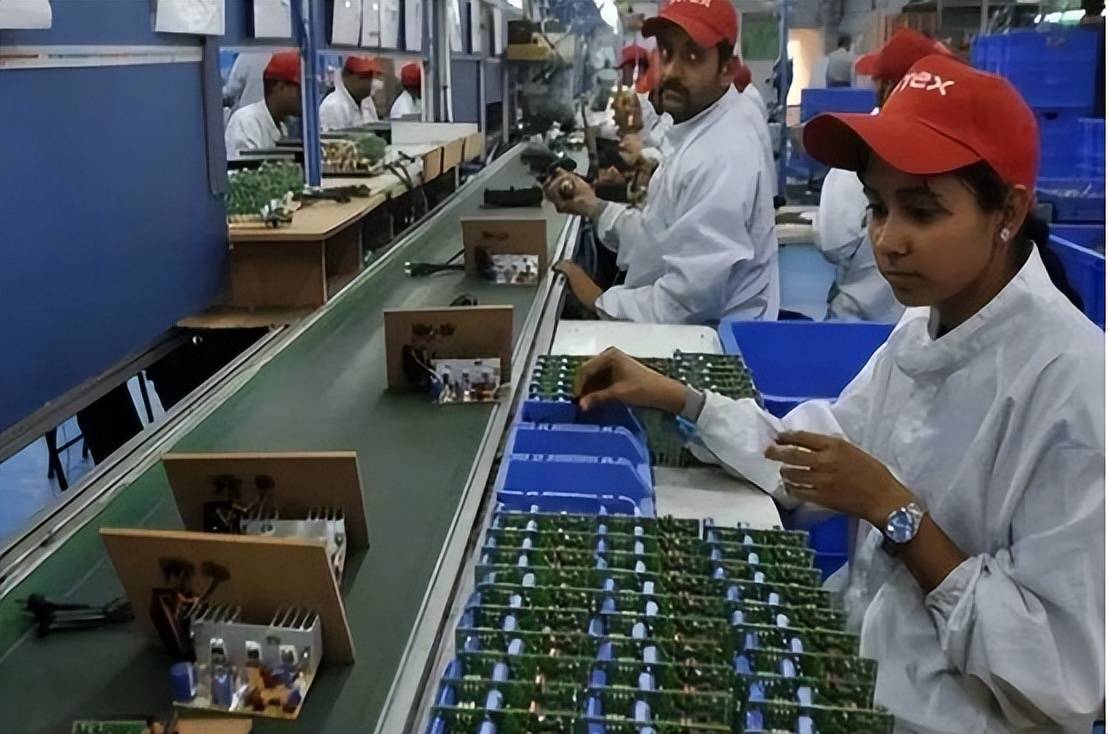 中方刚登机回国，金砖冒出刺头，对华商品加重税！信号非比寻常