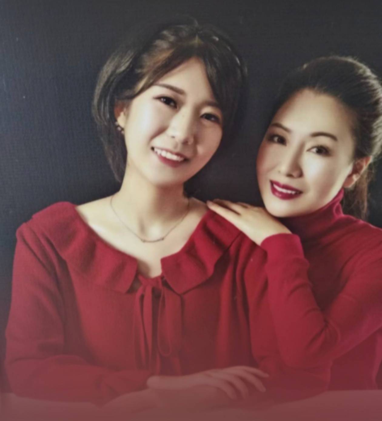 “女子家门口遇害案”择期开庭，母亲：她聪明懂事，出事后许多同学来送最后一程