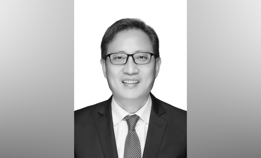 义乌市人大常委会委员吴光东律师因工作劳累突发心梗逝世，享年60岁