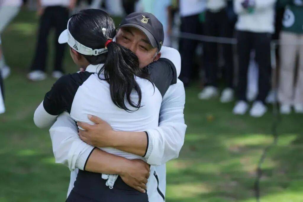 刘国梁15岁女儿首战全运会，成绩出炉！刘国梁也来到比赛现场加油